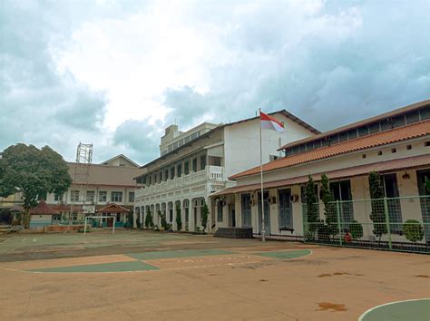 Mampir yuk, ke salah satu sekolah paling ikonik di Kota Jakarta | SMKN