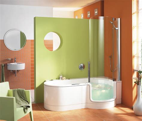 Zum einen von den gewählten materialien und zum anderen von der größe der umzubauenden badewanne. Kombination aus Dusche & Badewanne von Artweger auf DECO.de