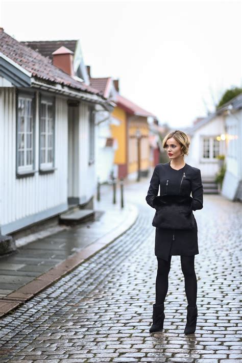 Emmy's performance in the latter film gained her a golden globe nomination. Alexander McQueen « Caroline Berg Eriksen