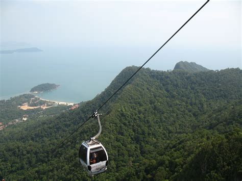 Mat cincang at a height of 700 meters offering stunning views of rainforest, islands & more. Tập tin:Langkawi Cable Car - gondola.JPG - Wikipedia tiếng ...