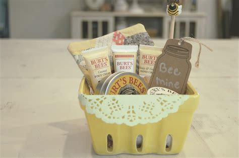 Our gourmet gift baskets coupon code will get you 20% discount. Farmgirl Freckles: Bee Mine...Sweet As Can Bee Gift Basket