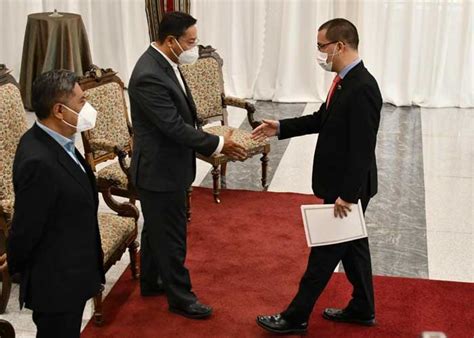 Reservar ofertas de vuelos online. Bolivia y Venezuela retoman sus relaciones diplomáticas