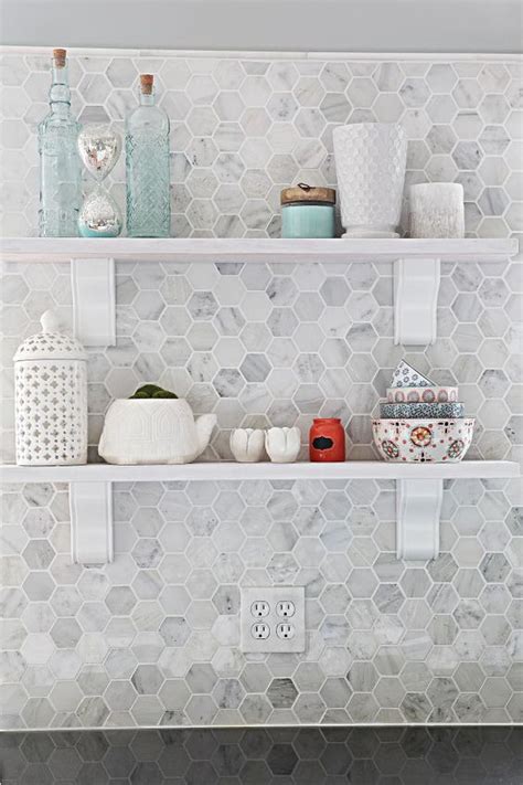 Are used to beautify residential and commercial spaces, be it the kitchen backdrop or the exterior walls of the building. 45 Eye-Catchy Hexagon Tile Ideas For Kitchens - DigsDigs