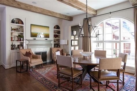 The Comfortable Breakfast Room Takes A Page From Mediterranean Style