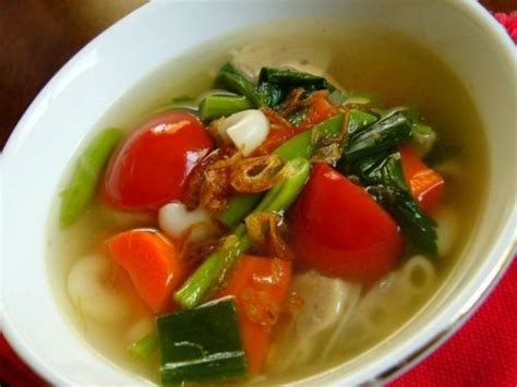 Cara membuat sambal tergolong mudah karena hanya membutuhkan beberapa bahan saja dan semoga cara membuat sambal terasi diatas bisa membantu anda dalam menyajikan sambal resep masakan sayur asem yang sangat nikmat. Resep Cara Membuat Sayur Sop Enak Dan Mudah