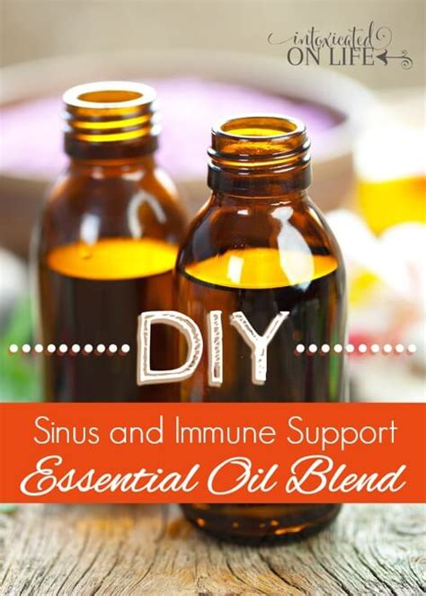 Lemon essential oil is very versatile and can be used daily in a number of ways. {DIY} Sinus and Immune Support Essential Oil Blend