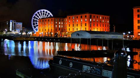Illuminated Dock Liverpool Docks Liverpool Dock