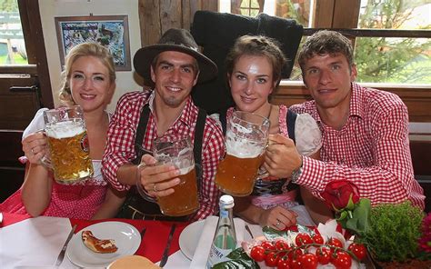Bayern Munich Don Their Lederhosen And Party At Oktoberfest In Pictures