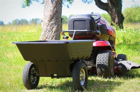 Yes, the first thing that makes your lawnmower heavy is the engine. How Much Can a Lawn Mower Tow? - LawnHunt