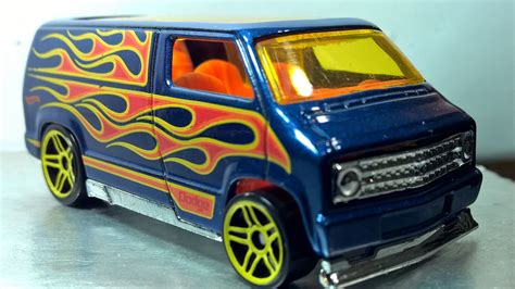 Hot Wheels Custom 77 Dodge Van Hw Flames 5 Pack 2017 Hot Wheels