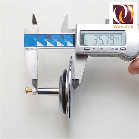 A manufacturing method as recited in claim 10, wherein said plug is formed of a material with resistance to nitriding.: Verschluss Badewanne Ablauf 70 mm verchromt Stöpsel