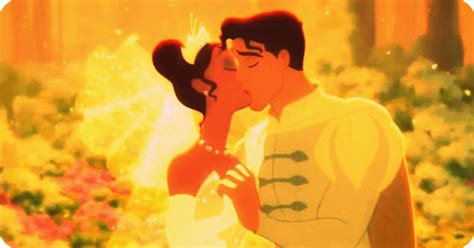 Tiana And Naveens Bayou Kiss Disney Princess Kiss Disney Princess