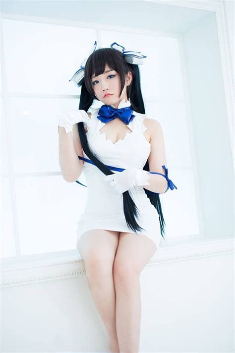 Hestia Cosplay By Tomiaaa Facebook Com Tomia Officialpage Dungeon Ni Deai Wo