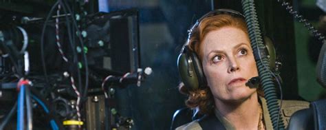 Sigourney Weaver In Neill Blomkamps Sci Fi Komödie Chappie Kino