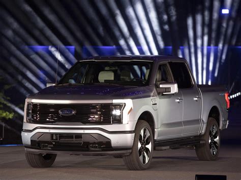 Ford Unveils Its First All Electric Pickup Truck Ln 247