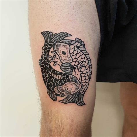 Mini tattoos small fish tattoos koi fish tattoo small tattoos for guys little tattoos foot tattoos cute tattoos beautiful tattoos body art tattoos. Two koi fish tattoo on the thigh - Tattoogrid.net