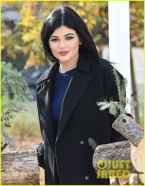 Kylie Jenner Slams Marriage And Pregnancy Rumors On Twitter Photo