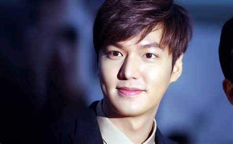 Aktor ganteng ini banyak menjadi salah satu aktor korea yang banyak penggemarnya di indonesia. Foto Biodata Lee Min Ho Terbaru 2015