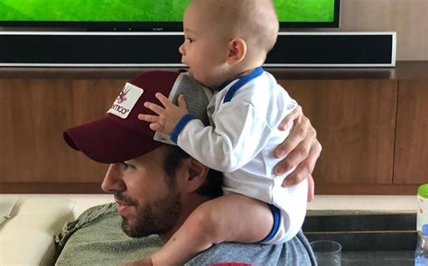 Enrique Iglesias Hijo Del Cantante Hace Un Tierno Baile En Instagram