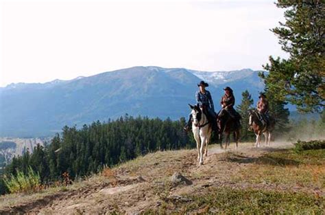 Horseback Riding Beckers Chalets Jasper