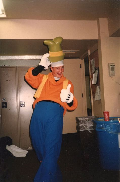 Man Who Has Been Goofy At Disney World For 20 Years Shares The Most