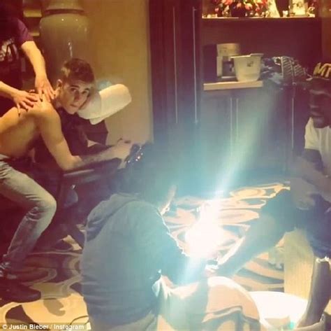 Justin Bieber And Floyd Mayweather Jr Enjoy Massage And Pedicure On Spa Day Together Daily