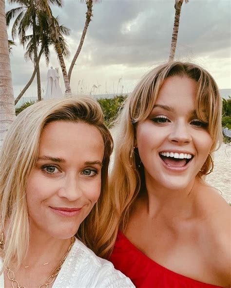 Reese Witherspoon S Babe Ava Phillips Kicks Off ER Trip In IMedia
