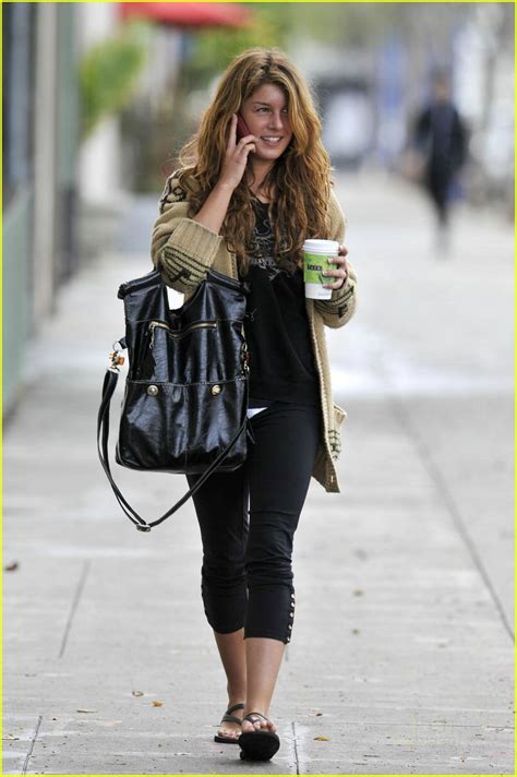 Shenae Grimes Heartbreaks And Hotels Photo 1706441 Shenae Grimes