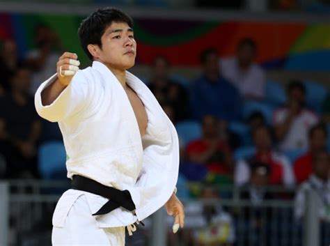 He began his rise as one of judo's top lightweights by becoming junior world champion. 서울신문 안창림, 올림픽 유도 남자 73㎏급 16강 진출…'새 ...