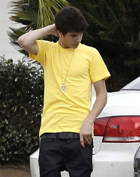 No, justin bieber did not dye his hair black. Justin Bieber Unveils New Dark Hair Cut - Picture - Capital