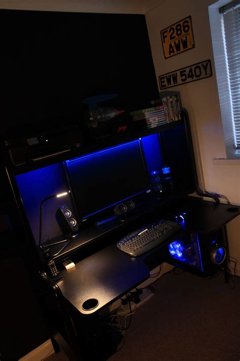 #ikea #gamingpc #amd tôi đã xây dựng một pc chơi game / phát trực tuyến amd ryzen tuyệt vời trong ngăn kéo ikea alex. Loving my new Ikea Fredde desk with Dioder LED lights and Harte USB LED lamp. Man cave is coming ...
