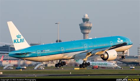 Ph Bvf Klm Boeing 777 300er At Amsterdam Schiphol Photo Id 877496