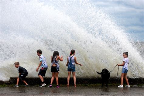 Us Gulf Coast Braces As Laura Set To Become Category 3 Hurricane The