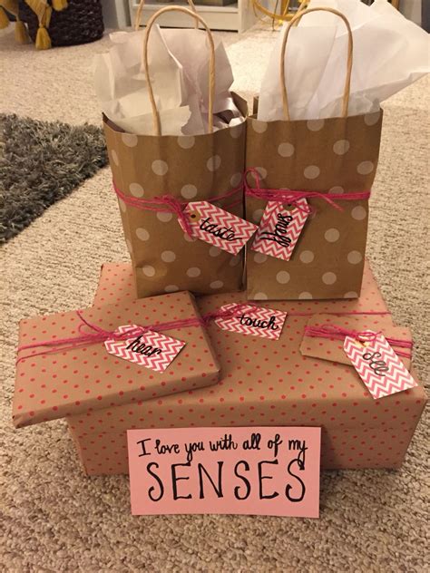 The five senses gift is a collection of 5 or more gifts, that cater to every basic sense: 5 senses Valentine's Day gift! | Romantic birthday gifts