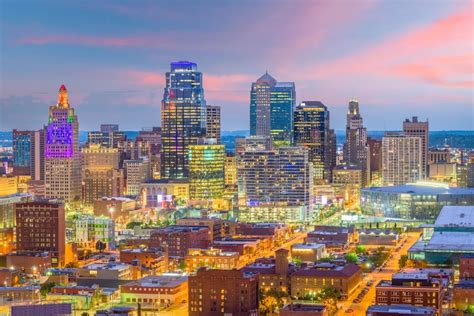 5 Best Neighborhoods In Kansas City For Singles And Young Professionals
