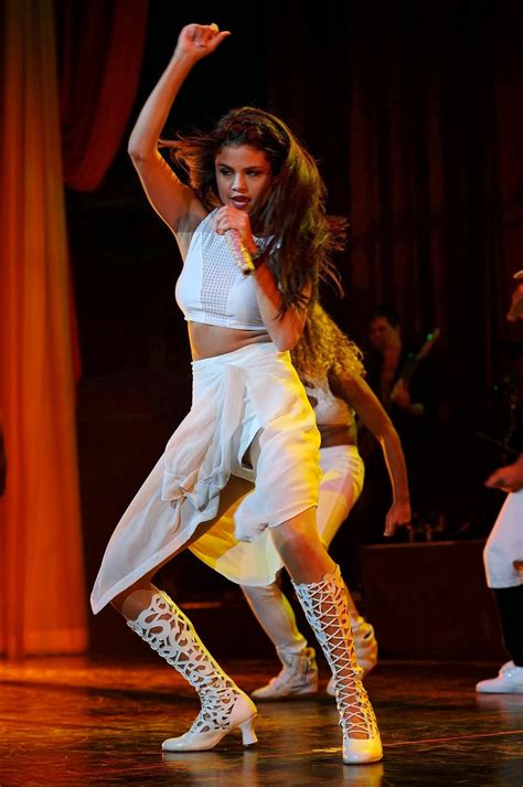 Selena Gomez Upskirt Performs Live In Sunrise Celebrities Nude
