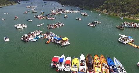 Huge Boat Party Out At Lake Travis Devils Cove Area Imgur