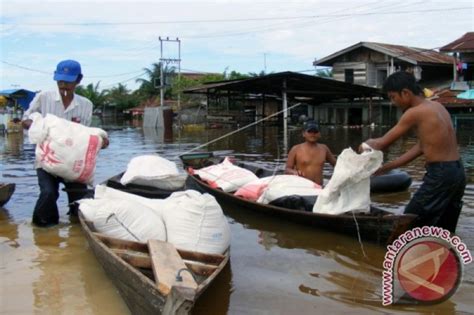 English words for rendam include soak up and soak through. Banjir rendam tiga desa di Malinau, Kaltara - ANTARA News