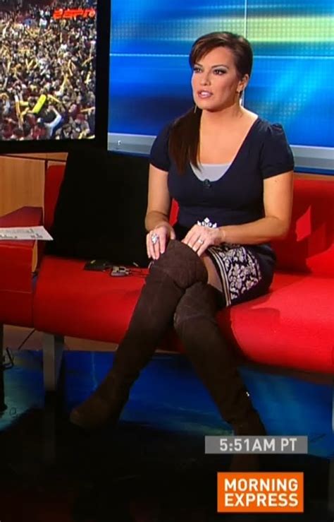 The Appreciation Of Newswomen Wearing Boots Blog Robin Meade Thigh