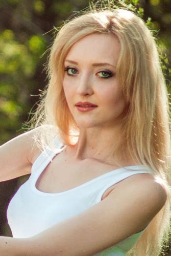 Ukrainian Single Girl Bride Irina Eyes 22 Years Old Id138105