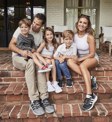 Dsw Kicks Off Back To School With Jessie James Decker And Eric Decker Earnshaws Magazine