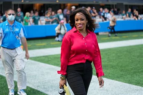 What Is Pam Oliver Net Worth Salary Husband Age Biography
