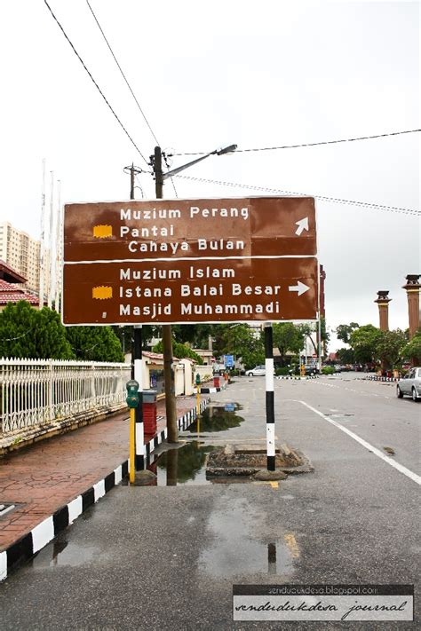 The palace overlooks the straits of johor. sendudukdesa journal: Istana Balai Besar & Muzium - Kelantan