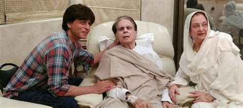 Saira banu nació en la india. PICS: Shahrukh Khan visits ailing legend Dilip Kumar
