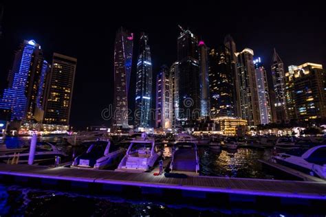 Dubai Uae October 2018 Skycrapers At Dubai Marina Dubai Marina At