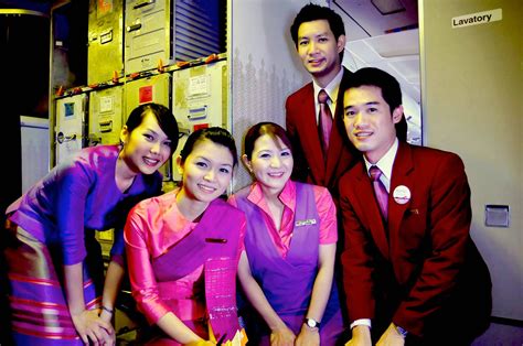 【夢をおいかける大人インタビュー！】タイ国際航空 Thai Airways 客室乗務員 井上 夏織さん Nico Labo Magazine