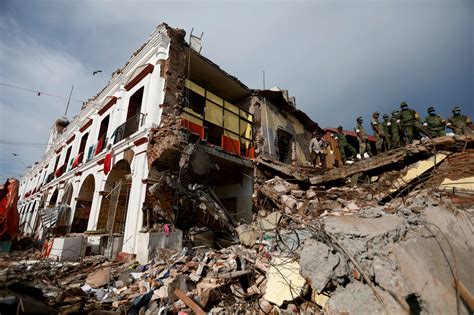 Survivors Of 81 Mexican Quake Sought Death Toll At 61 Tsunami Reach