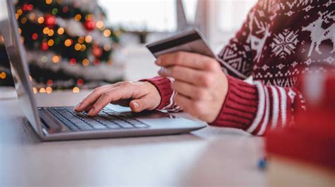 4 Ways To Win Over More Customers This Holiday Season