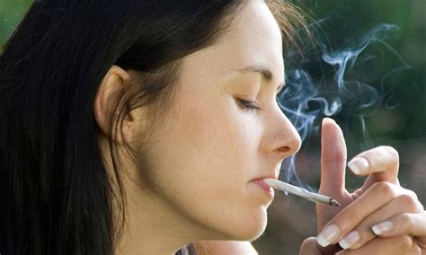 Growing Toll Of Smoking On Uk Women As Its Revealed More Die From Lung