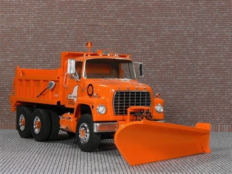 Ford Lnt 8000 Snow Plow Under Glass Big Rigs Model Cars Magazine
